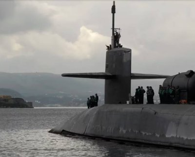 Se trata del USS Florida, con capacidad para cargar hasta 154 misiles crucero Tomahawk. Tiene como objetivo “garantizar la seguridad y la estabilidad marítima de la región”, según un comunicado del Mando Central de las Fuerzas Navales norteamericanas.