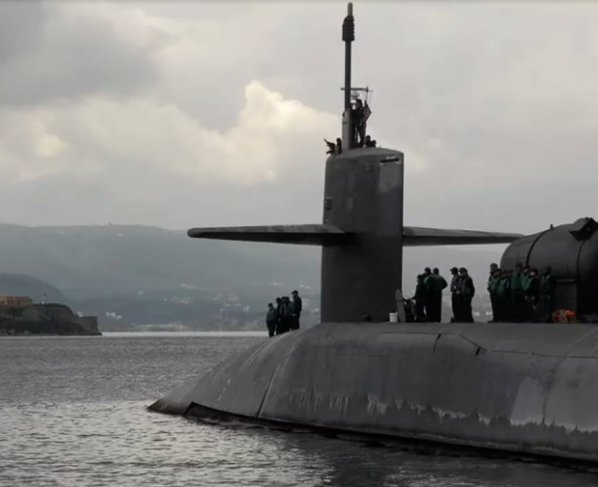 Se trata del USS Florida, con capacidad para cargar hasta 154 misiles crucero Tomahawk. Tiene como objetivo “garantizar la seguridad y la estabilidad marítima de la región”, según un comunicado del Mando Central de las Fuerzas Navales norteamericanas.