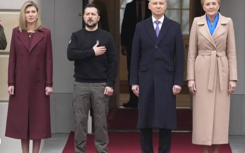 El mandatario ucraniano se reunirá con Duda y con el primer ministro, Mateusz Morawiecki; asistirá a un foro económico centrado en la reconstrucción de su país y se verá con algunos de sus compatriotas refugiados en Polonia.