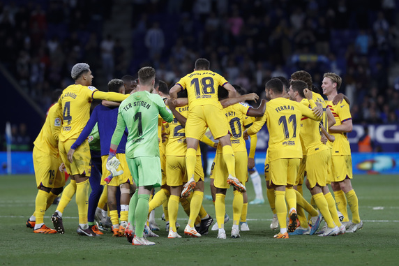 El Barcelona se alzó con el título de La Liga tras vencer 4-2 al Espanyol en el RCDE Stadium de la capital catalana.