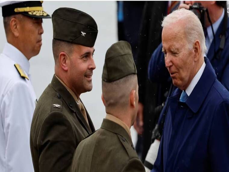 Biden llegó a la Estación Aérea del Cuerpo de Marines en Iwakuni y poco después se reunió con el primer ministro japonés, Fumio Kishida, en Hiroshima, la sede de las conversaciones del G7.