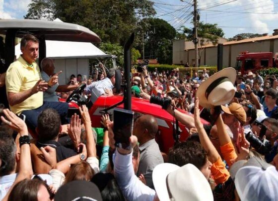 La casa del expresidente Jair Bolsonaro en Brasilia fue allanada por orden del Supremo Tribunal Federal (STF) de Brasil y seis personas fueron detenidas, entre ellos uno de sus ex edecanes militares, en el marco de una investigación sobre la violación al archivo del Ministerio de Salud para emitir certificados falsos de vacunación contra el Covid-19.