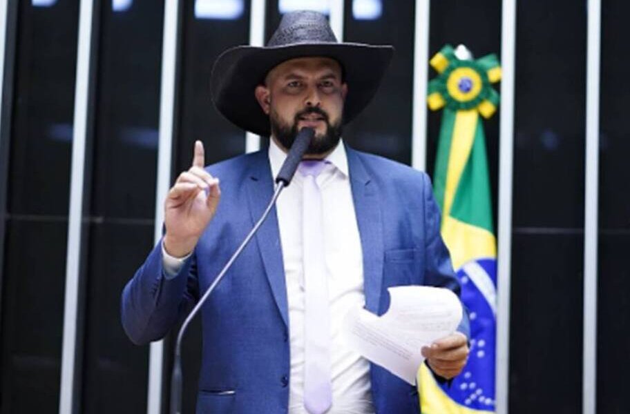 El lunes 29 de mayo el diputado brasileño Zé Trovão exigió a la Embajada de Estados Unidos en Brasil capturar a Nicolás Maduro.