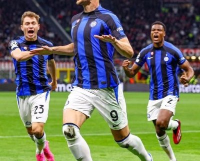 El Inter ganó el derbi con una contundente victoria en el partido de ida de las semifinales de la Champions League en el mítico San Siro.
