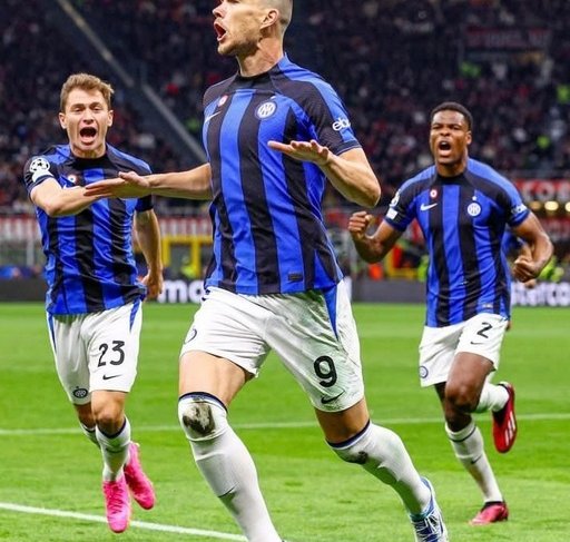 El Inter ganó el derbi con una contundente victoria en el partido de ida de las semifinales de la Champions League en el mítico San Siro.