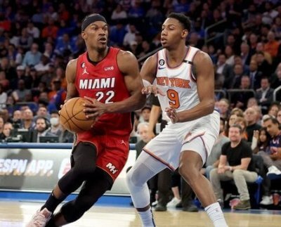 El equipo de Miami volvió a remontar, con un marcador 108 a 101 ante los Knicks de Nueva York en el primer partido de la Semifinal de la NBA.