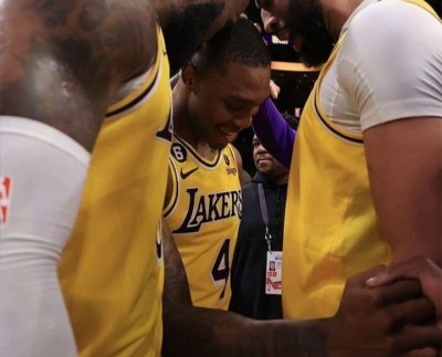 Los Lakers de los Ángeles tuvieron que remontar en el último cuarto para llevarse la victoria 104 a 101 ante los Golden State y poner un paso en la final dela Conferencia Oeste de la NBA.
