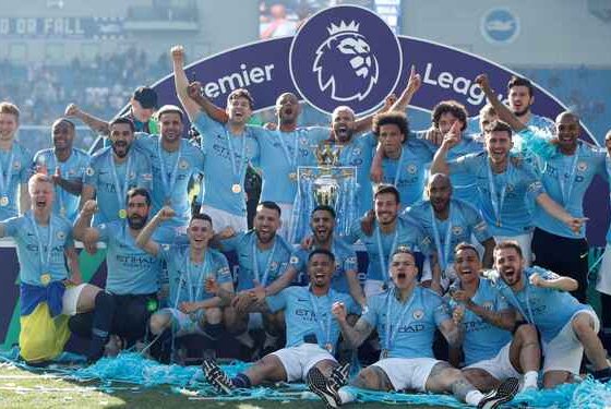 El Manchester City el pasado sábado se coronó campeón de la Premier League por tercera vez consecutivo, luego de que su adversario directo el Arsenal cayera ante Nottingham Forest 1-0, para así automáticamente los dirigidos por Pep Guardiola pudieran celebrar a falta de una jornada para terminar la temporada.