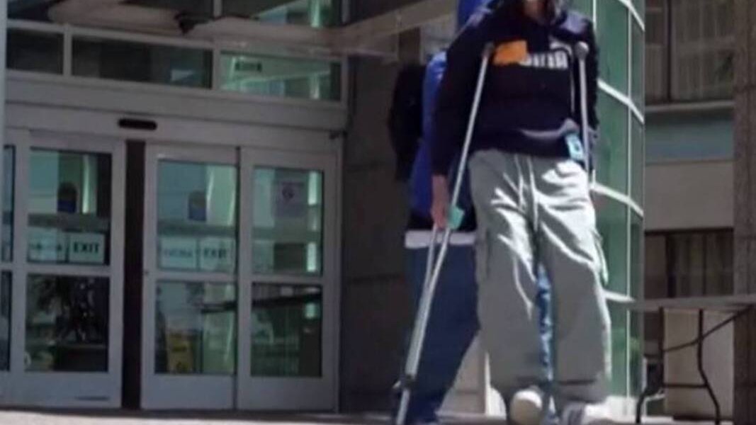 “El 80 % de esas personas que requirieron hospitalización en los últimos tres años se lastimaron tratando de saltar el muro”,