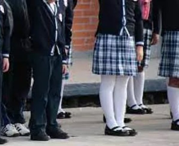 el Congreso de la Ciudad de México, aprobó una resolución, mediante la cual, niños y niñas podrán elegir entre falda y pantalón.