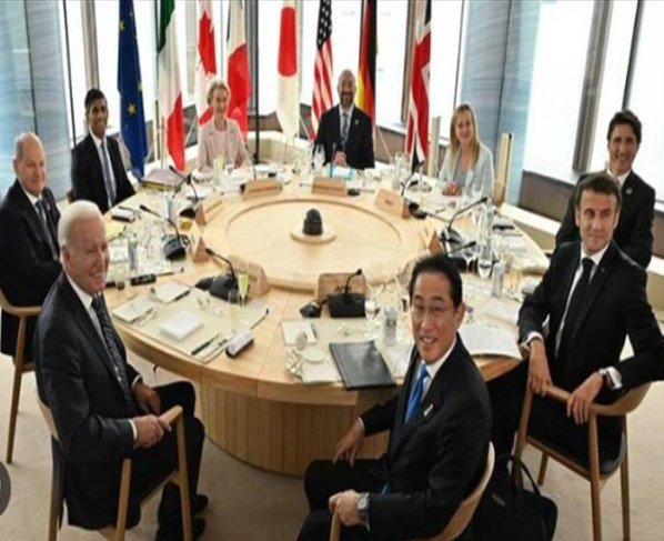 El presidente de Ucrania, Volodímir Zelenski, se reunió con los líderes del G7 en Hiroshima ( Japón), con la finalidad de concretar ayudas de Occidente para darle más soporte a su país en la guerra desencadenada por Rusia. Estados Unidos anunció la entrega de un nuevo paquete de ayuda militar por 375 millones de dólares.