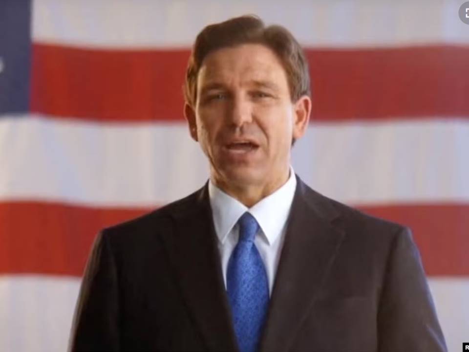 El gobernador republicano de Florida, Ron DeSantis ingresó oficialmente a las elecciones presidenciales del próximo año, compitiendo para enfrentarse al presunto candidato del Partido Demócrata, el actual presidente Joe Biden.