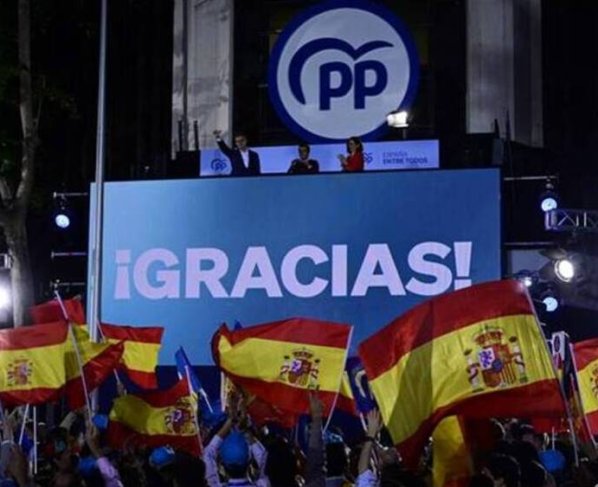 El Partido Popular arrebató a los socialistas los gobiernos de varias regiones y es la agrupación más votada en siete de diez grandes ciudades españolas