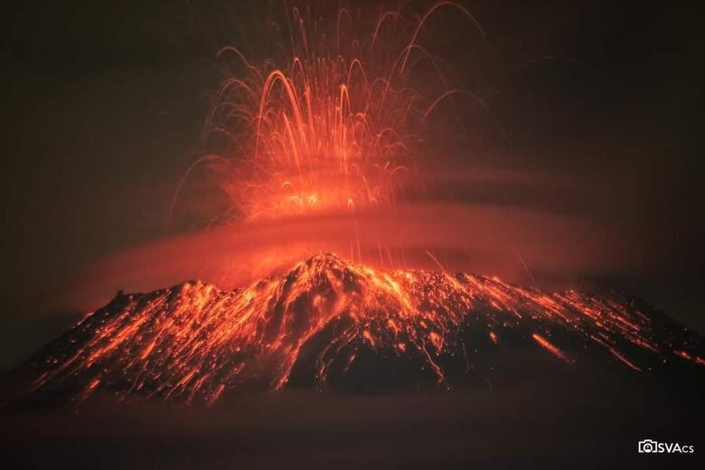 Volcán Popocatépetl  hizo erupción en México