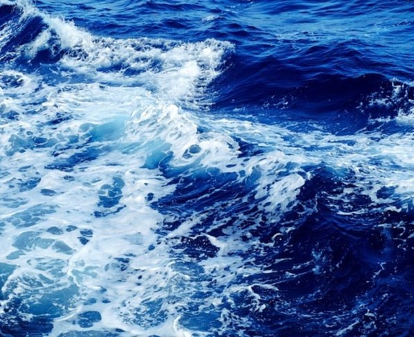Algunos científicos predicen que es probable que, a futuro, el color de los océanos se vuelva más azul. No solo se verán cambios en los tonos azules del océano, sino también en los verdes.