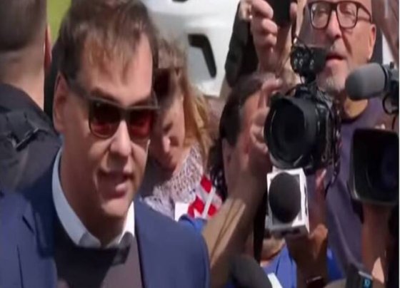 George Santos, quien admitió haber hecho cambios en su currículum para alcanzar un escaño en el Congreso durante las elecciones de 2022, fue acusado el pasado 10 de mayo de malversar fondos del estado de Nueva York para realizar compras personales