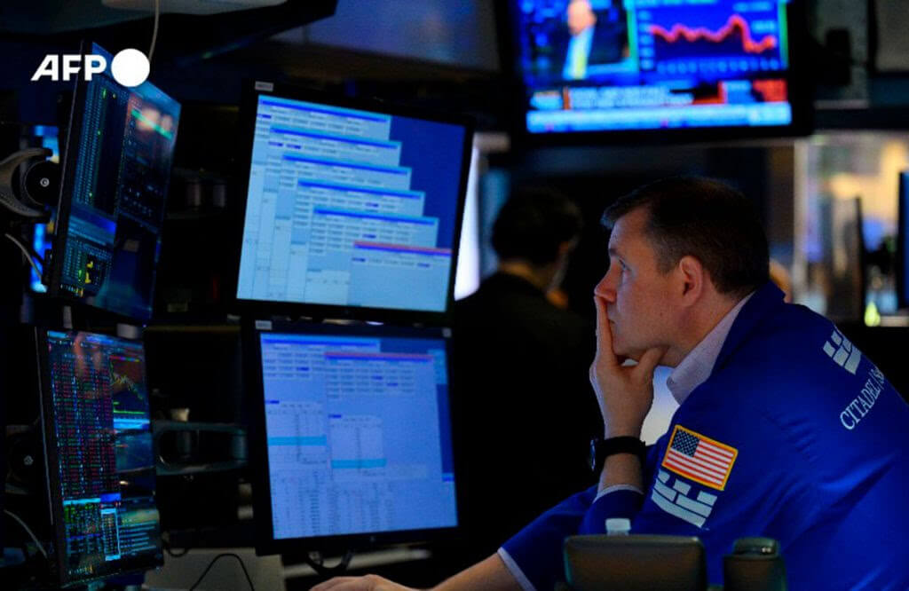 Las bolsas de Estados Unidos registraron fuertes caídas y las acciones de los bancos regionales se desplomaron ante la inestabilidad del sistema financiero y a la espera que la Reserva Federal indique, si será el último aumento por ahora o si se pudiera elevar más y si la inflación seguirá alta.