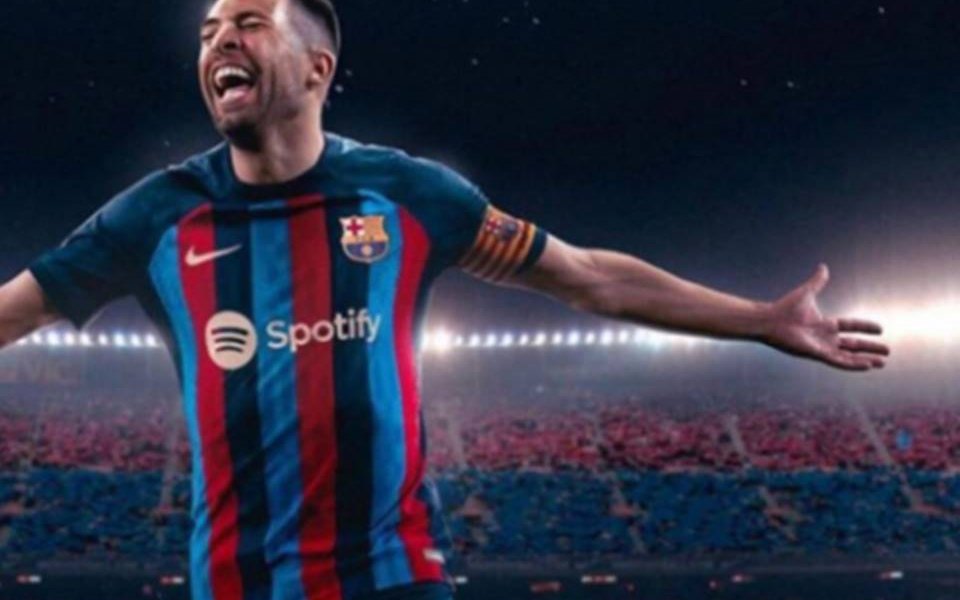 A sus 34 años, el lateral ha decidido proseguir su carrera en otro equipo tras once años defendiendo la camiseta azulgrana.