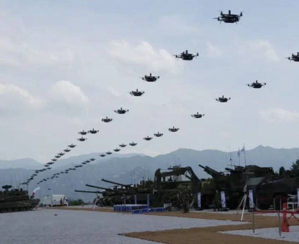 Los ejércitos de Corea del Sur y Estados Unidos realizaron el jueves grandes simulacros con fuego real cerca de la frontera con Corea del Norte, a pesar de la advertencia de Corea del Norte de que no tolerará lo que llama un ensayo de invasión en su puerta.