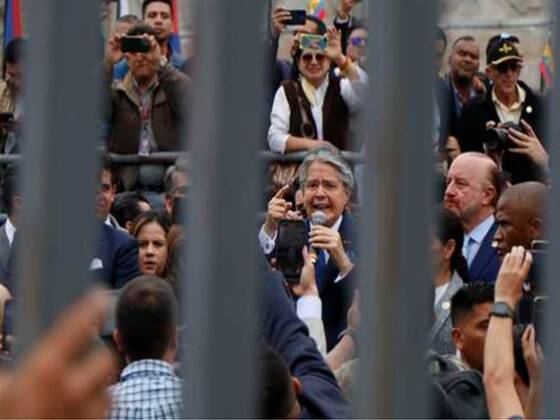 En la sesión, que arrancó en la mañana de este martes, inició con la presencia de 109 de los 137 asambleístas de la Cámara. Primero intervendrán dos voceros designados antes de dar paso a la participación de Lasso, que se prevé comience alrededor del mediodía.