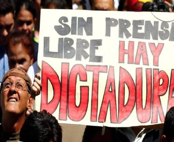 Marianela Balbi, directora del Instituto de Prensa y Sociedad (IPYS Venezuela), señaló que alrededor de 40 portales informativos en el país están bloqueados, por lo que no se puede ingresar a ellos a menos que se active un VPN, una red privada virtual que cambia la dirección IP a la de otro país.
