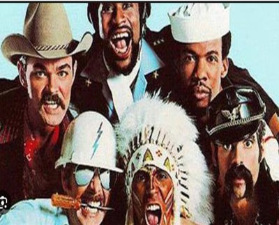 Village People de los años 80, el cual muestra la inclusión con un fin mayor, este es grupo super heterogéneo que se une para cantar, en el caso del grupo se transmite el sentido de agrupación con el mismo objetivo, cantar y actuar.