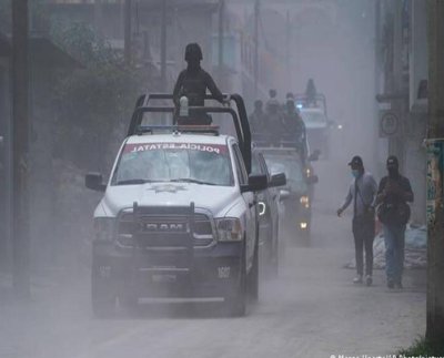 Las autoridades iniciaron una evaluación de las vías que serían usadas en caso de incrementarse la actividad volcánica.