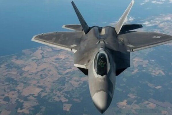 El Ejército de Estados Unidos desplegó esta semana aviones de combate F-22 en Medio Oriente