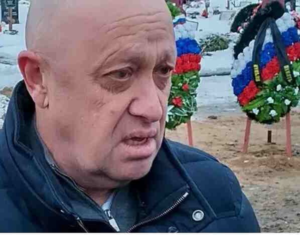 El líder de la organización de mercenarios Grupo Wagner Yevyeni Prigozhin anunció la paralización y vuelta atrás de sus columnas paramilitares hacía Moscú