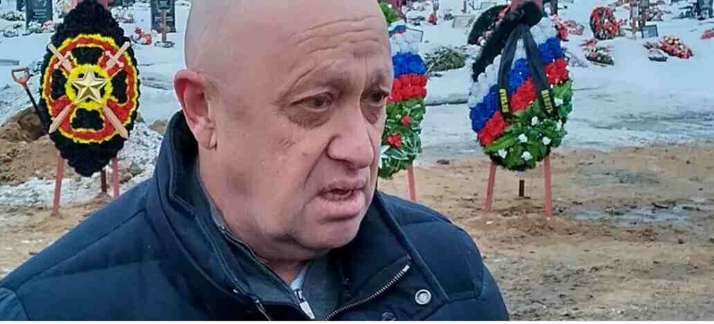 El líder de la organización de mercenarios Grupo Wagner Yevyeni Prigozhin anunció la paralización y vuelta atrás de sus columnas paramilitares hacía Moscú