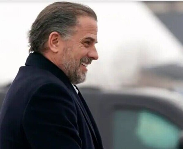 El hijo del presidente Joe Biden Hunter fue acusado de no pagar el impuesto federal sobre la renta y de poseer ilegalmente un arma