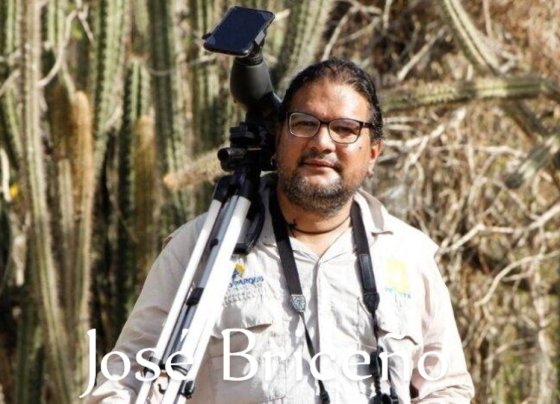 José Briceño trabaja en el Programa de Conservación de la Cotorra cabeza amarilla en Margarita.