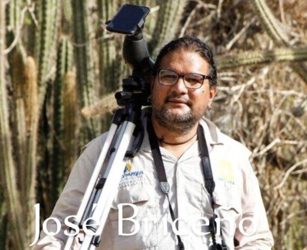 José Briceño trabaja en el Programa de Conservación de la Cotorra cabeza amarilla en Margarita.