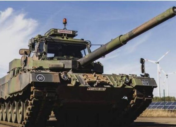 Rusia difundió imágenes de video en las que se ve a soldados rusos inspeccionando tanques Leopard y vehículos de combate Bradley