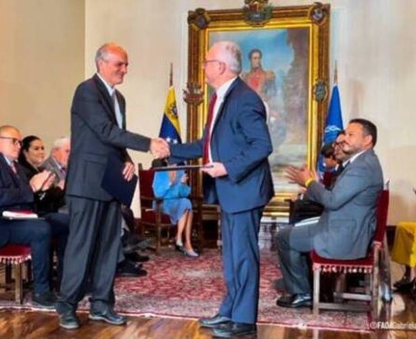 El gobierno de Venezuela y la Organización de Naciones Unidas para la Alimentación y la Agricultura (FAO) suscribieron el miércoles un acuerdo de cooperación