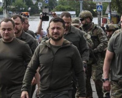 El mandatario agradeció a los rescatistas que trabajan para ayudar a los afectados.