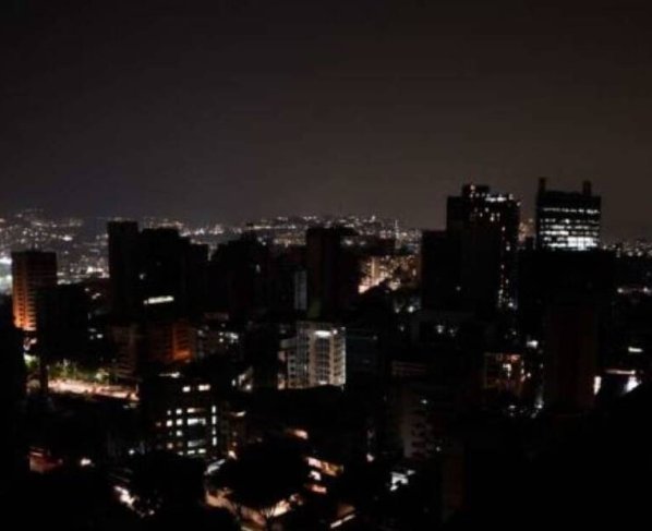 El Comité de Afectados por Apagones ha registrado un aumento continuado en el número de fallas, pasando de 3 mil 296 cortes en enero a 10 mil 013 en el mes de mayo