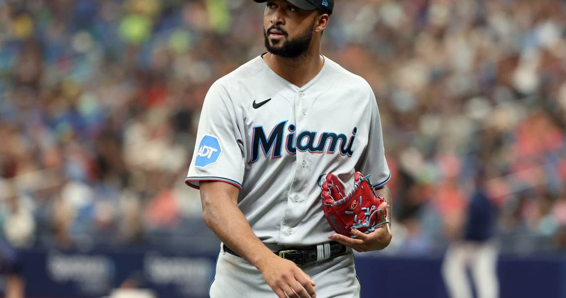 El lanzador dominicano Sandy Alcántara lanzó los nueve episodios para de esta manera Miami Marlins superó 7 a 1 a Rays de Tampa Bay