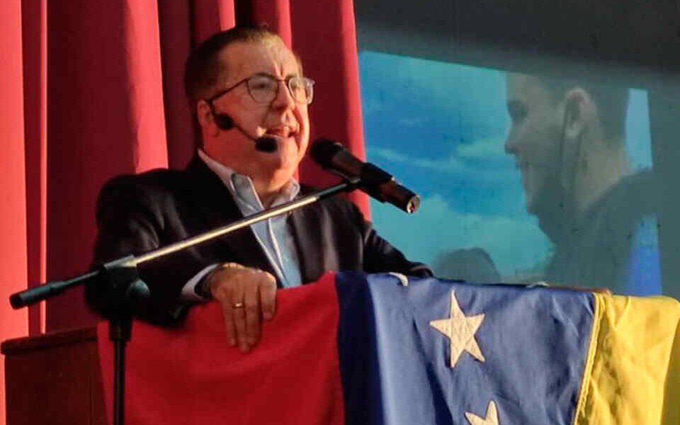 El exgobernador del Táchira afirmó que la única forma de salir de la dictadura es a través del voto y que por eso hay que darle batalla al régimen en todos los espacios.