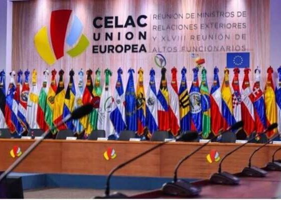 empezó este lunes sin un consenso sobe la condena a la guerra de Ucrania y ambos bloques aún tienen que "encontrar el lenguaje del consenso"