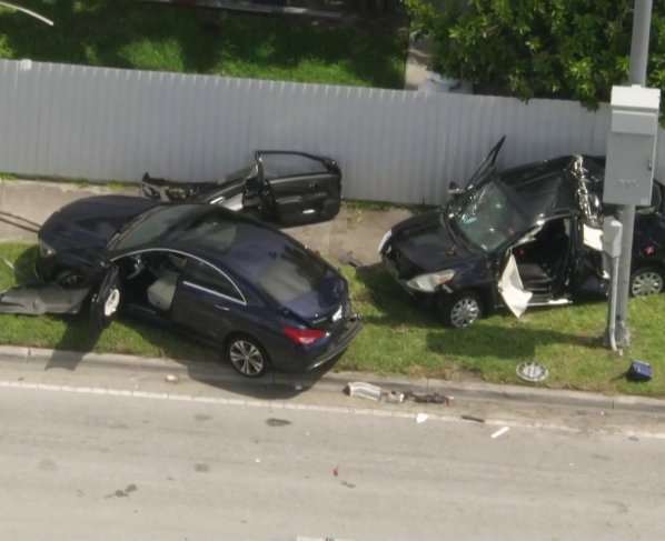 Este lunes se registró un choque entre dos vehículos, en una vía importante de Miami-Dade, informaron las autoridades.