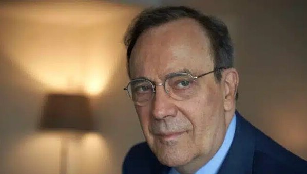 «Llegó la hora de recapitular. Hay que ir haciendo las maletas. Desaparecer es una actividad ingrata que sólo se justifica porque es la única prueba irrefutable de que hemos vivido».