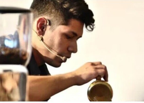 Con tan solo 25 años años de edad el venezolano Carlos Medina logró uno de los reconocimientos más importantes dentro de la industria del café.