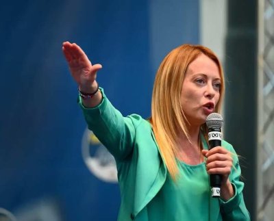 Es menester reconocer que la señora Meloni nunca ha negado su admiración ni por Mussolini ni por los principios básicos de esa ideología.