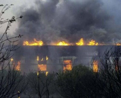 Continúan activos una treintena de fuegos en la península itálica y Grecia informa que han sido 594 los incendios registrados durante los últimos diez días en su territorio.