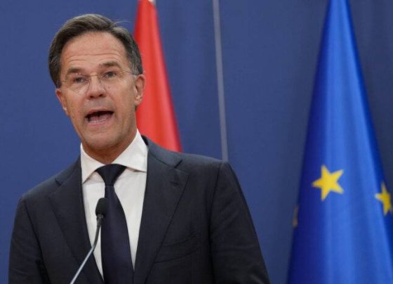La coalición de Rutte continuará en el poder como gobierno interino hasta que se forme una nueva coalición pero no aprobará leyes importantes.