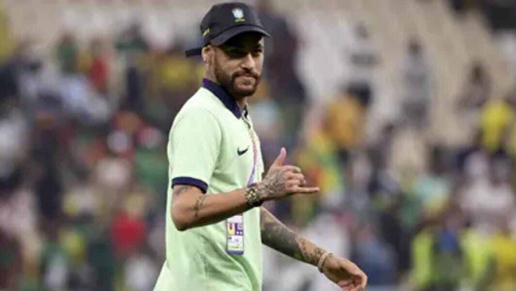 El futbolista brasileño Neymar da Silva Santos Júnior ha sido con 3.028.608 millones de euros por la construcción de un lago artificial en su mansión