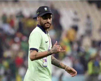 El futbolista brasileño Neymar da Silva Santos Júnior ha sido con 3.028.608 millones de euros por la construcción de un lago artificial en su mansión