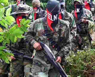 Petro ordenó además en el decretó la suspensión de las operaciones ofensivas de la fuerza pública, a partir de las cero horas de este 6 de julio.