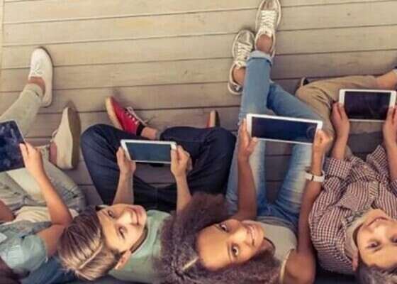 Adolescentes que usan las redes sociales para auto diagnosticar su salud mental.